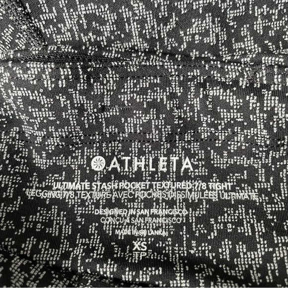 Athleta Ultimate Stash Pocket Textured 7/8 Tight - 29293 - Picture 12 of 16